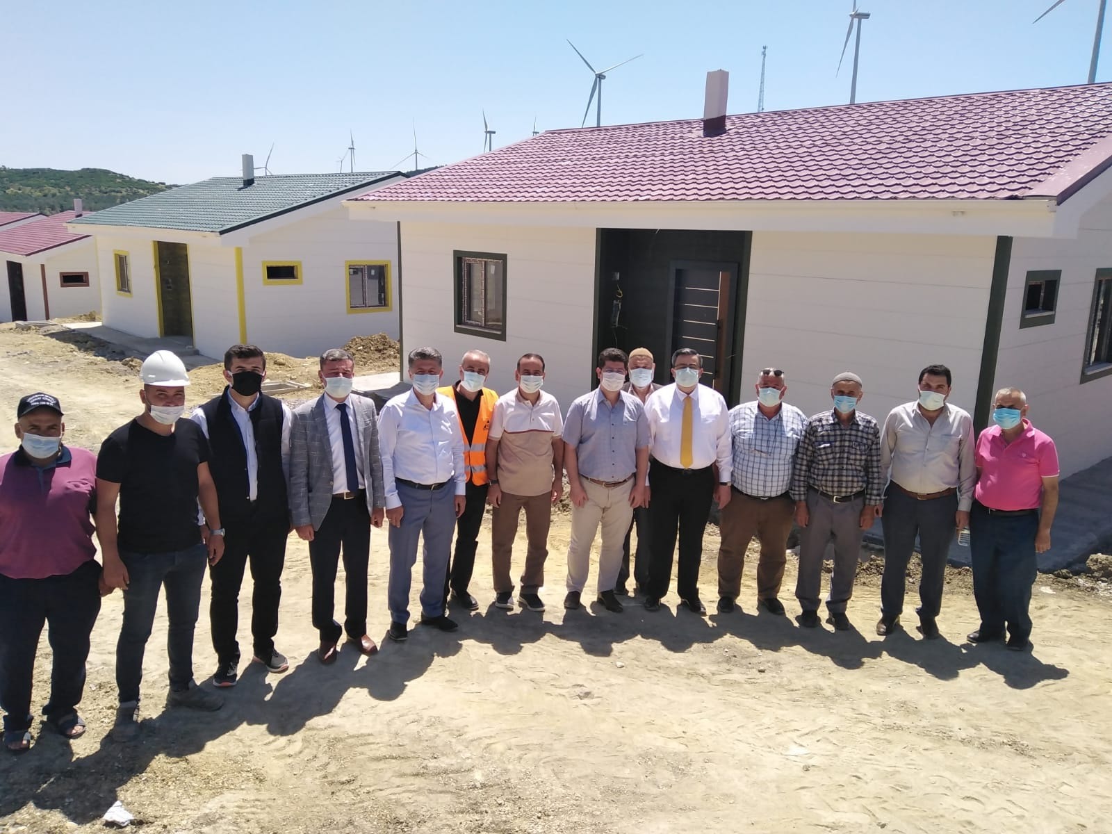 Milletvekili Özkan, deprem konutlarını inceledi