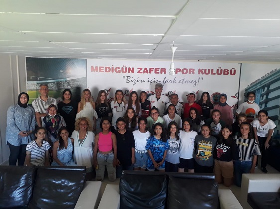 Zaferspor’un kızları ‘Geleceğe gol’ atacak