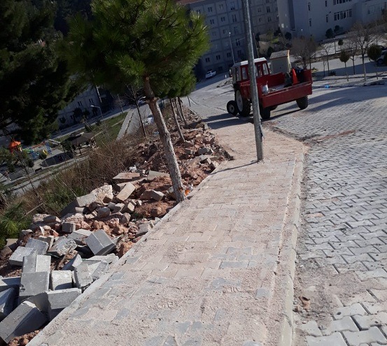 Belediye ekipleri çalışmaya devam ediyor