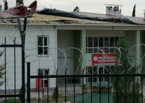 Çatı ilk fırtınada parçalandı