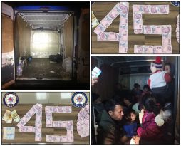 Manisa’da kapalı kasa kamyonet içinde 33 göçmen yakalandı