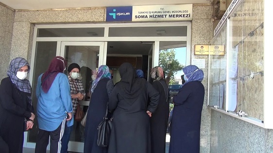 İşkur önünde uzun kuyruk
