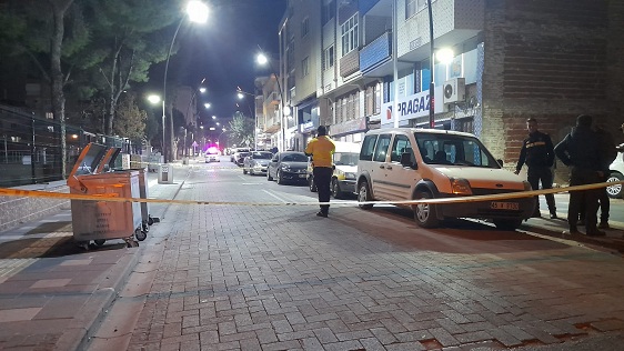 Soma’da Bir kadın bıçaklandı