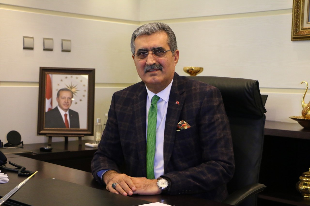 KONUK; BİZİM İÇİN BAYRAMLARIN MANEVİ İHTİVASI, YÜKLENDİĞİ DEĞERLER MANZUMESİ MADDİ VE FİZİKİ İHTİVASINDAN DAHA MÜHİMDİR.“